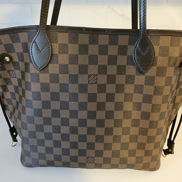 Louis Vuitton Handbags - ‼️24HR SALE‼️Auth Louis Vuitton Damier Ebene Neverfull MM